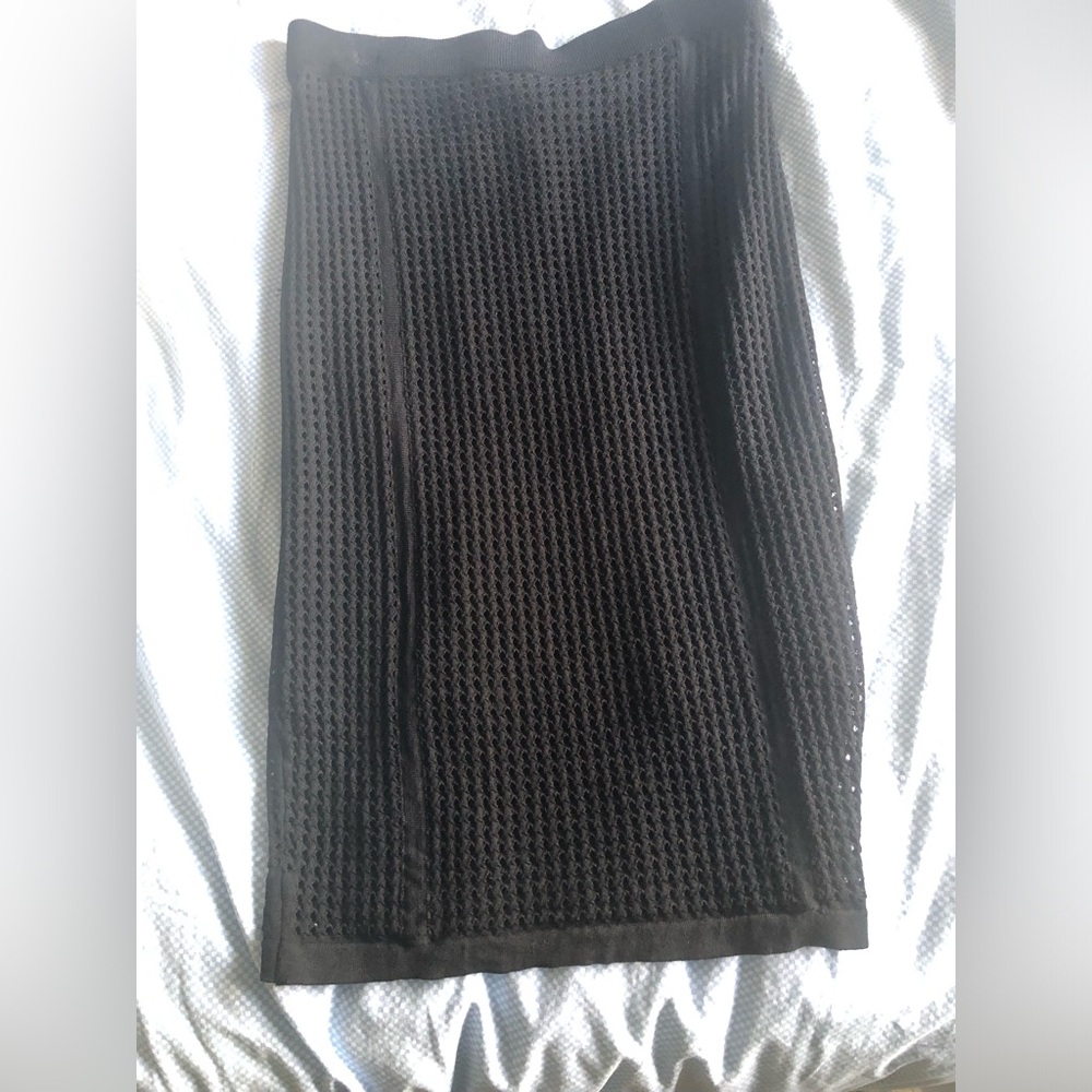 Women’s knee length skirt black size M